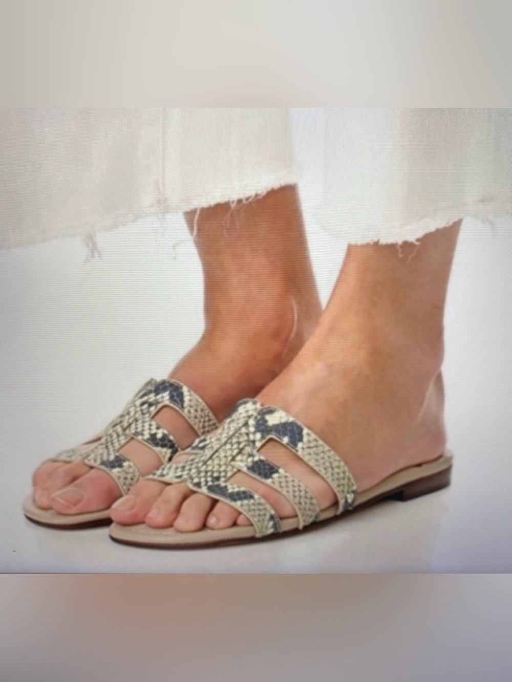 Berit Flat Sandals